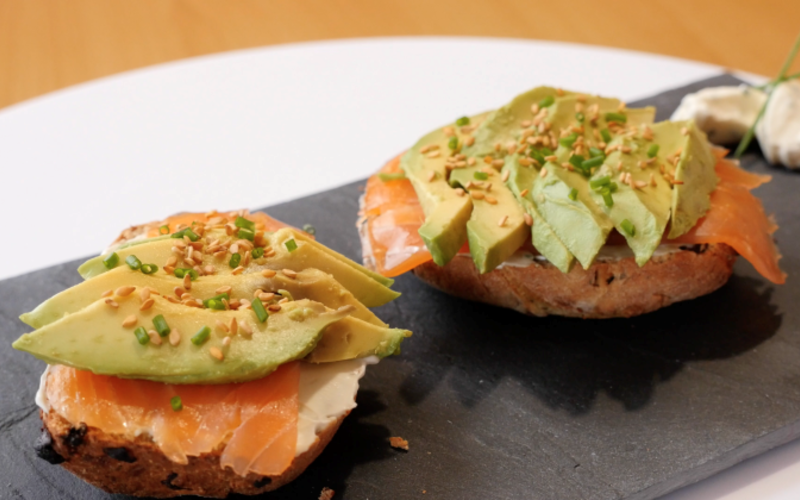 Recette Petits pain saumon avocat cream cheese pas chère > Cuisine Étudiant
