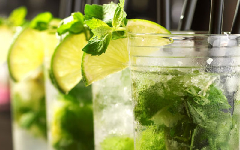 Pourquoi 2 Pailles Dans Le Mojito Recette Mojito pas chère et instantané > Cuisine Étudiant